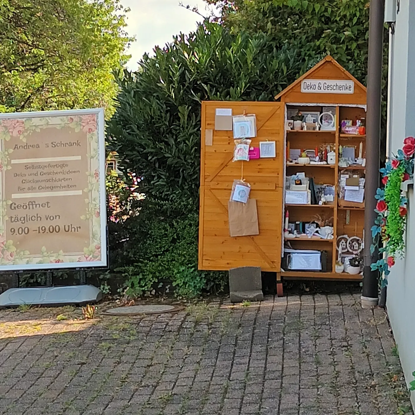Andrea's Geschenkeschrank – Bild 1